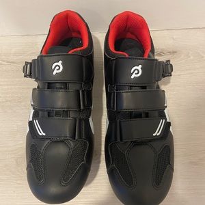 Pelotón Clíp On Spin shoes. Size 41 (women’s 10 equiv) Excellent condition